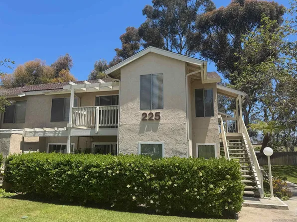 225 Diamond Way APT 212, Vista, CA 92083
