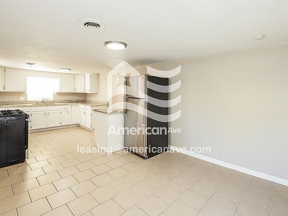 4-Dining Room