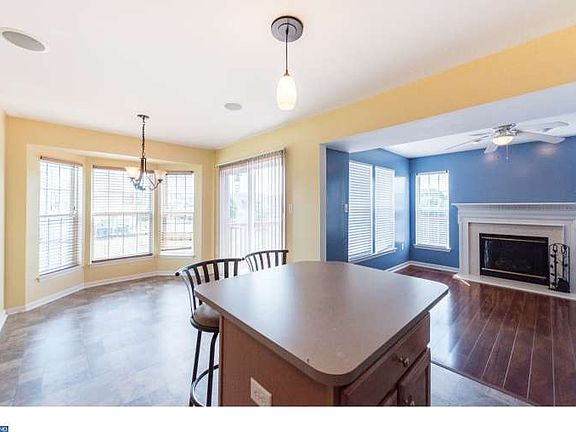 5th image of 9 N Savanna Dr