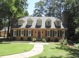 4205 N Honeysuckle Ln, Jackson, MS