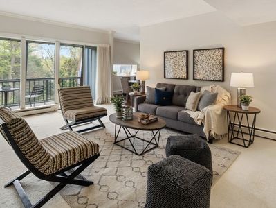 85 Grove St APT 408, Wellesley, MA, 02482