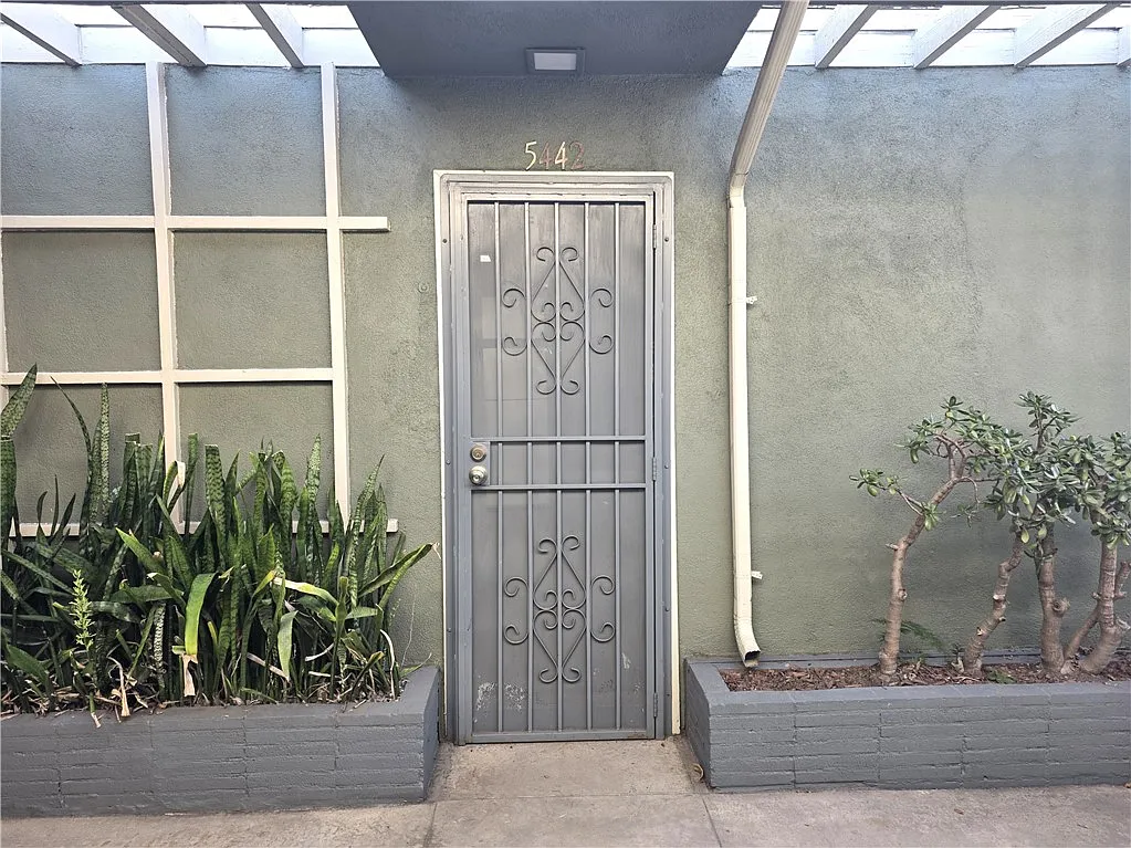 2 bed, 644 sqft, $2,500 — Photo 3