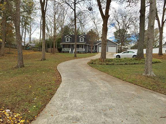 2nd image of 205 Comly Rich Dr