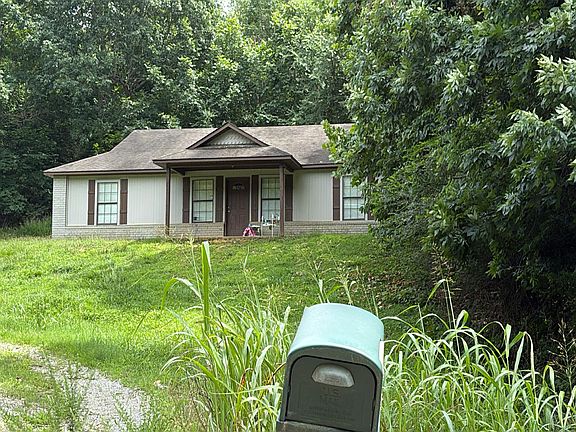 2nd image of 132 Lacretia Ln
