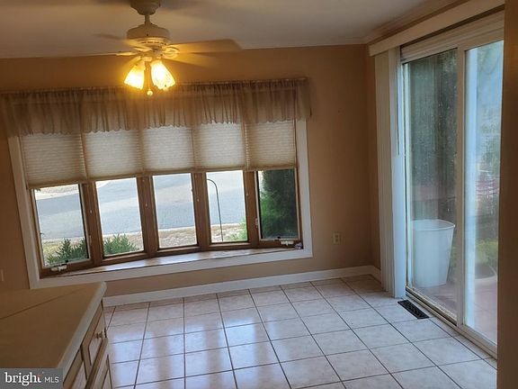 3rd image of 715 Evergreen Ct