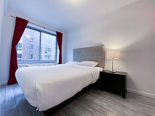 4th image of 521 W 48th St APT 3H