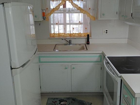 3rd image of 152 Rosewood Drive #D