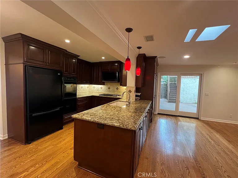 4016 Mesa St — Photo 15