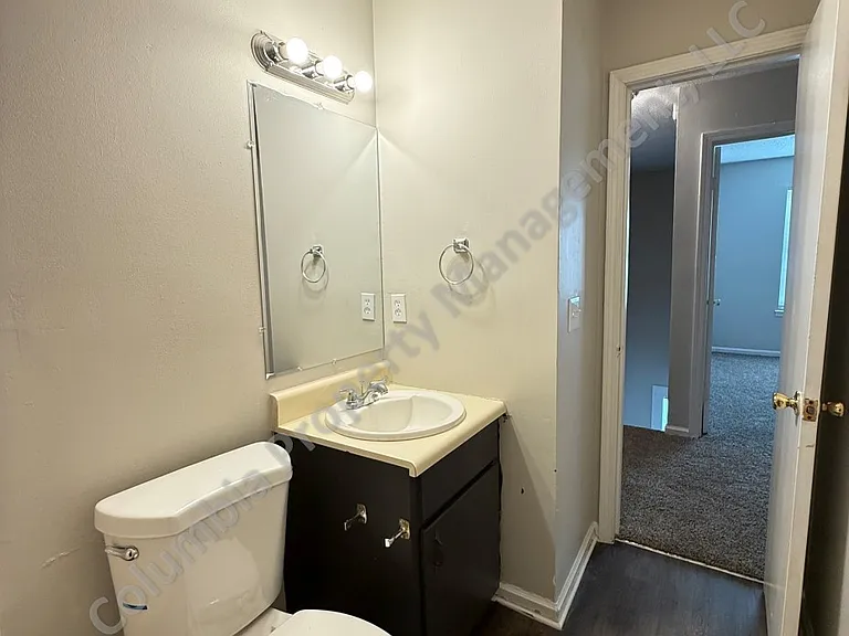 200 Wynn Way #B — Photo 3
