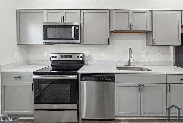 1st image of 901 Bennett Pl