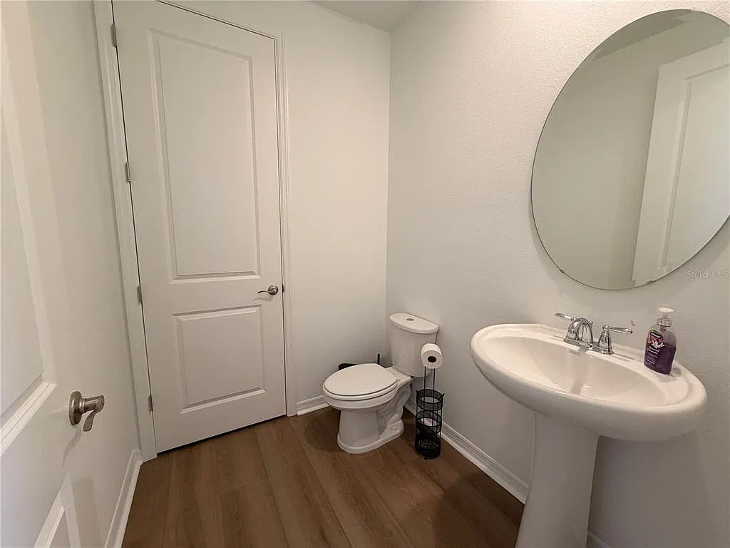 4 bed, 2.5 bath, 3545 sqft, $4,700 — Photo 4