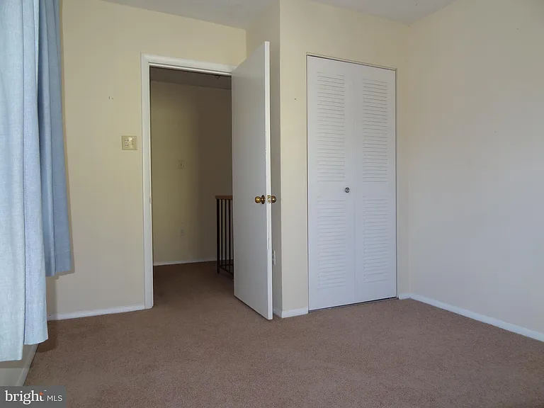 2074 Lake Grove Ln — Photo 27