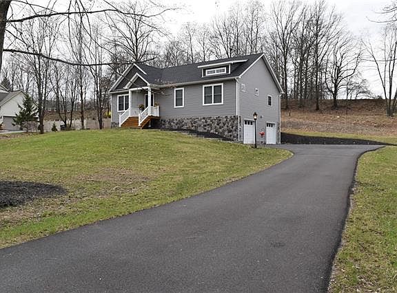 4th image of 2 McNamara Dr