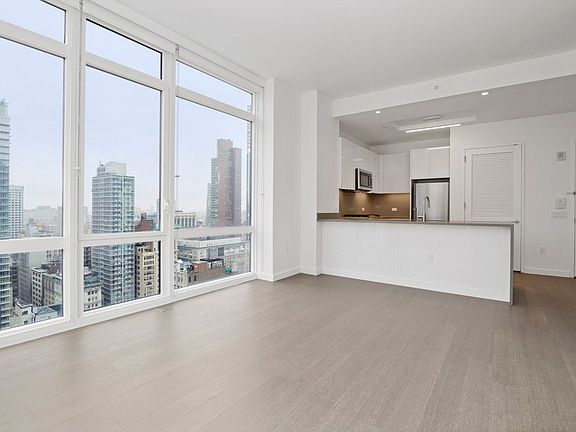 4th image of 42 W 33rd St APT 20D