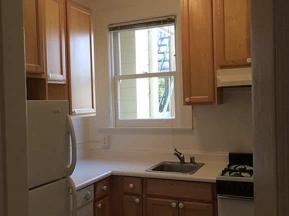 4th image of 2286 Jackson St APT 6