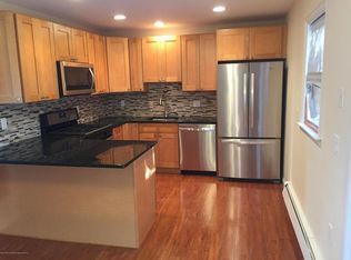 111 Hickory Ln, Bayville, NJ 08721