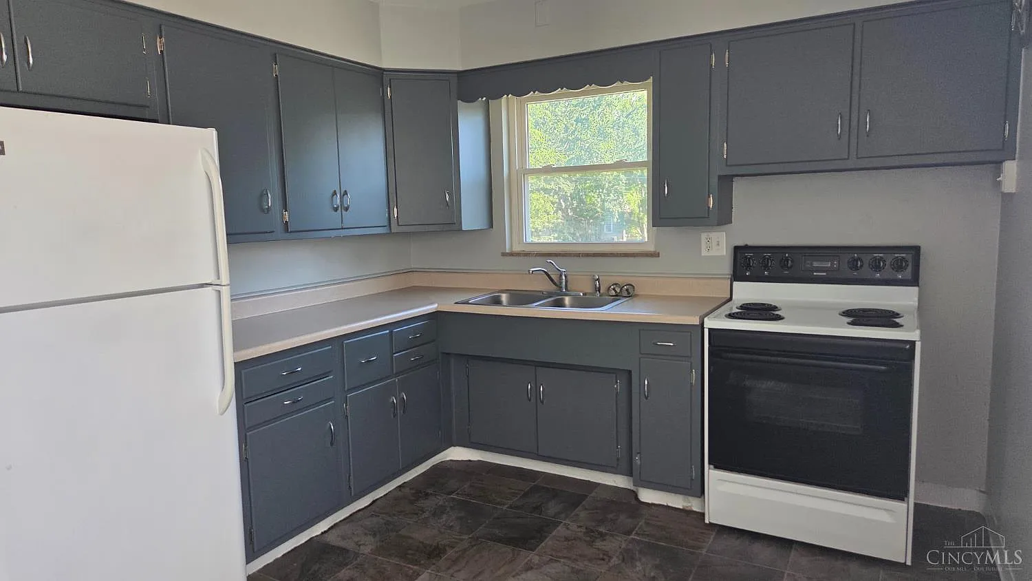 2 bed, 1000 sqft, $1,175 — Photo 4