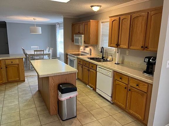 5th image of 84 Barnwell Acres Dr