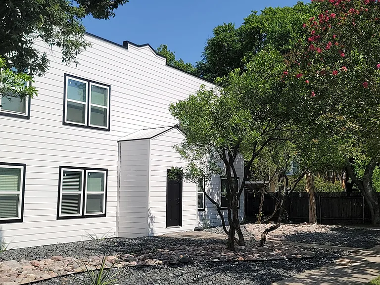503 W Kings Hwy — Photo 5