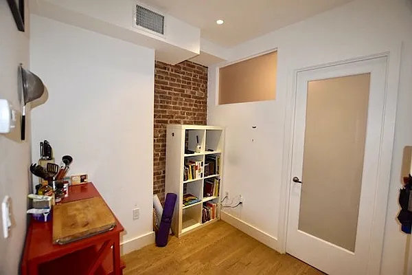 Rented by REAL New York | media 17