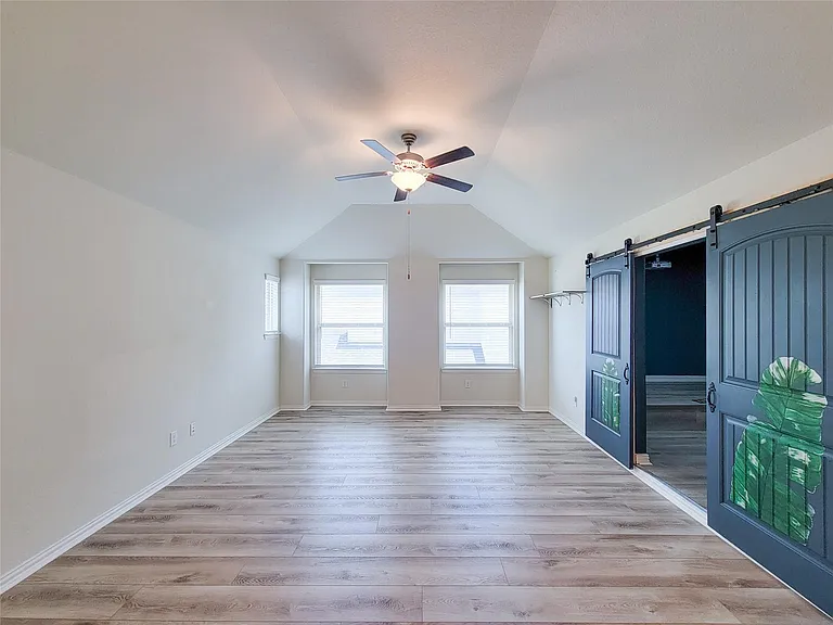 28638 Monarch Cliffs Dr — Photo 32