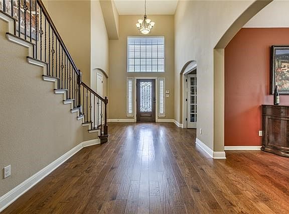 3rd image of 4201 Grand Vista Cir