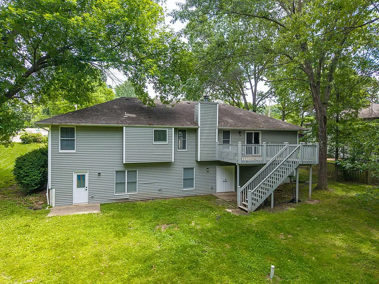2301 Grant Ln — Photo 40