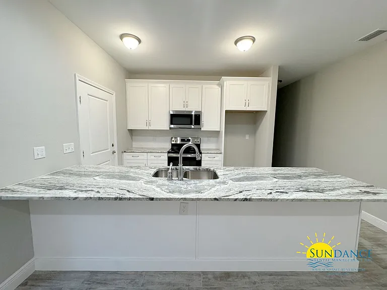 17 Cape Dr #B — Photo 4