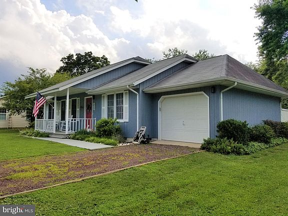2nd image of 143 Pier Pl