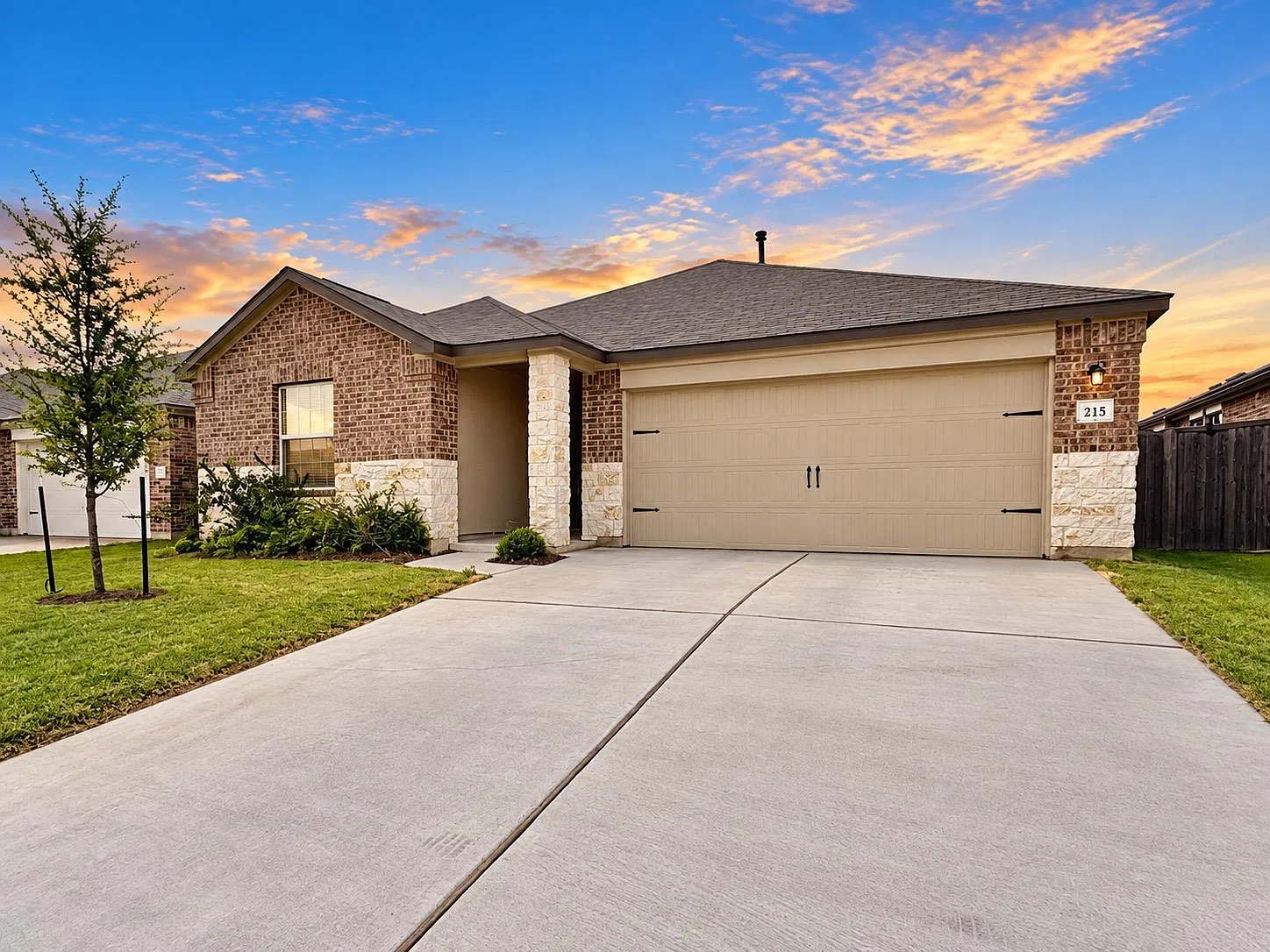 3 bed, 2.0 bath, 1662 sqft, $2,000 — Photo 2