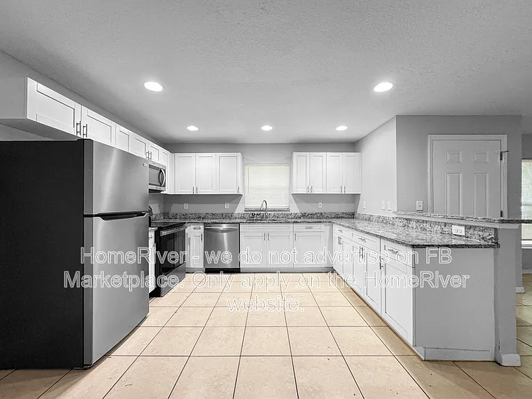 2213 E Emma St — Photo 8