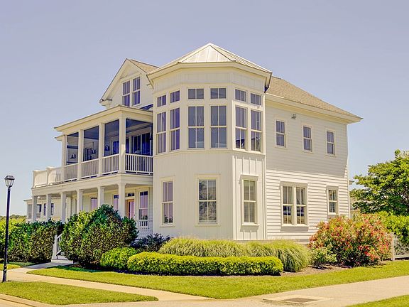 3rd image of 605 Carousel Place Cpe