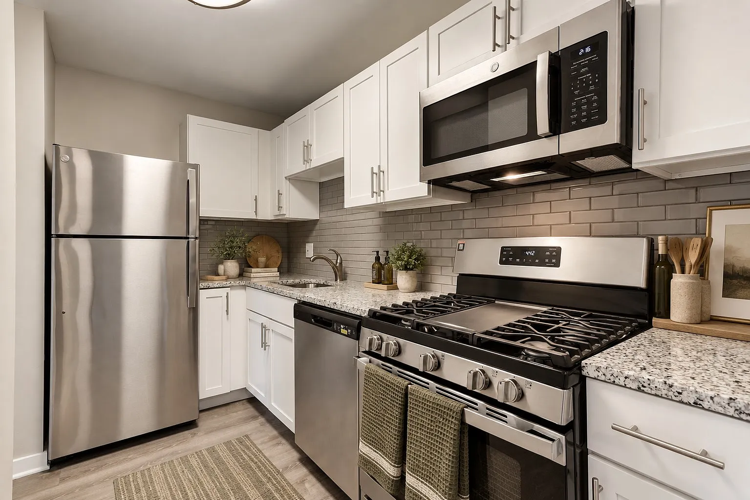 Windsor Lakes Apartment Homes — Photo 2