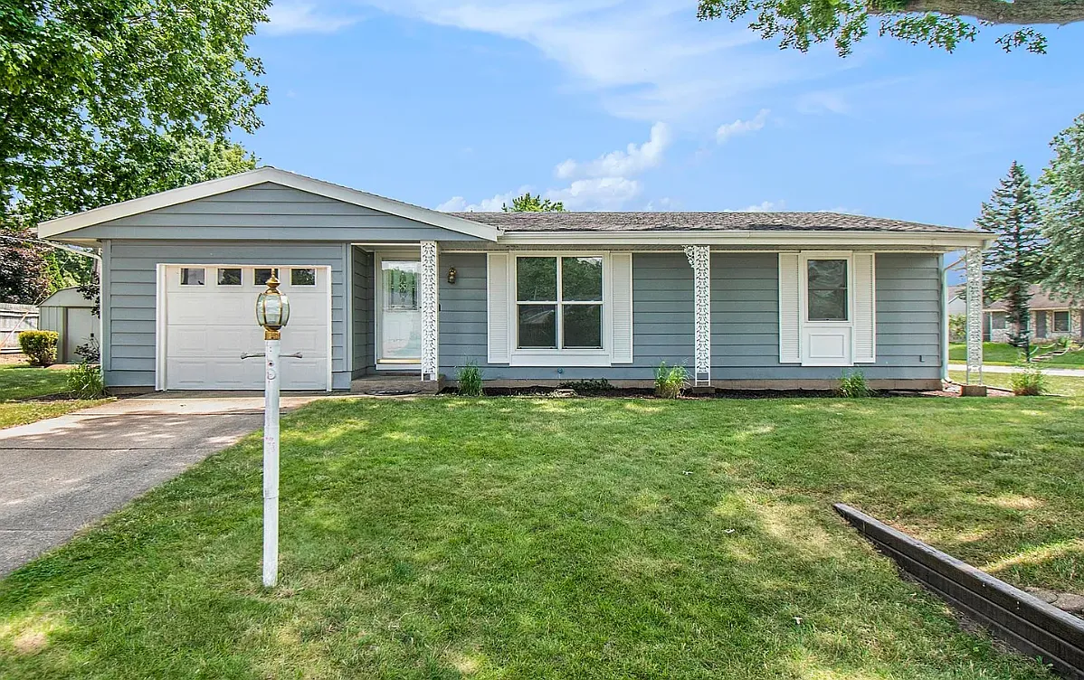 3 bed, 2101 sqft, $2,200 — Photo 1