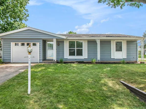 3708 Greenmont Dr, South Bend, IN 46628