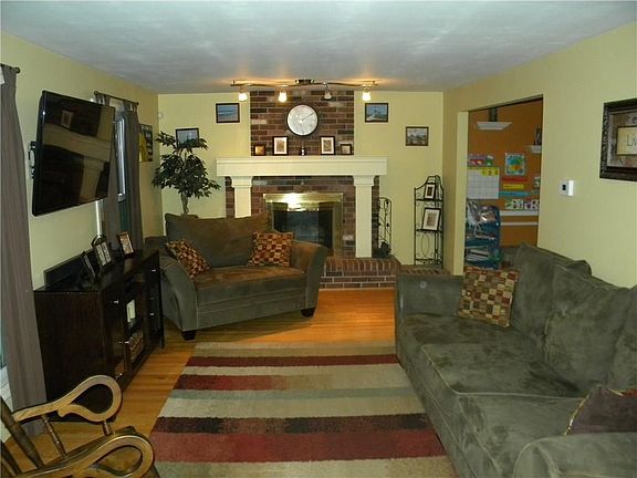 5th image of 40 Short Hills Dr