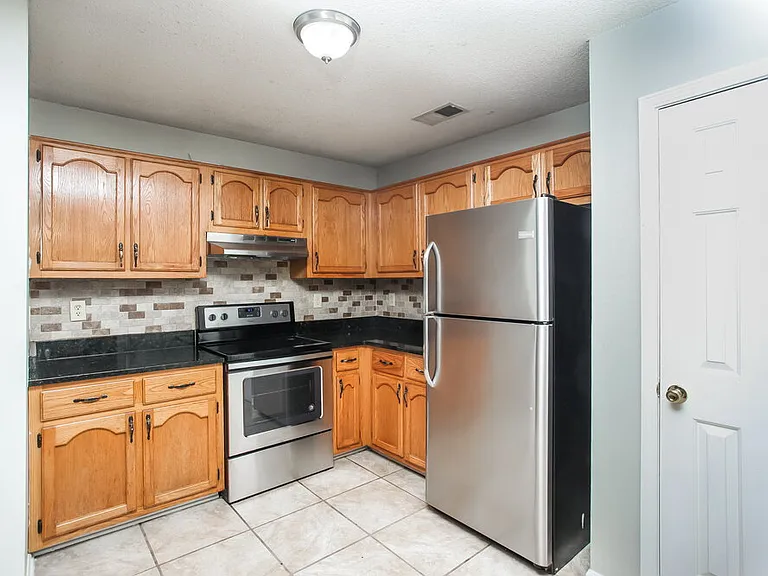 10824 Ridgefield Dr — Photo 6