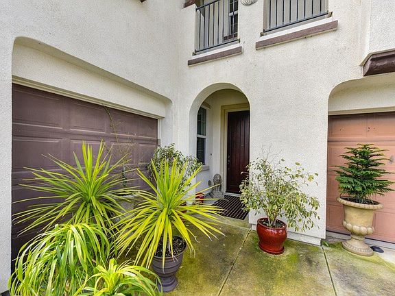 2nd image of 5631 Da Vinci Way
