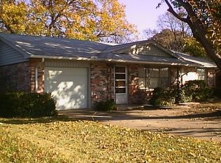 1813 Virginia Dr, Grand Prairie, TX 75051