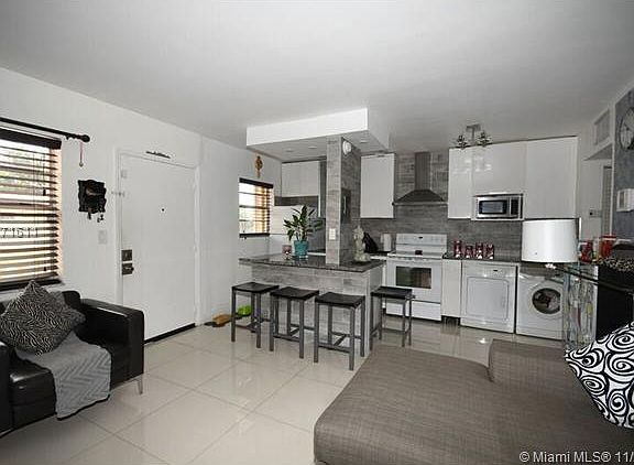 4th image of 1629 NW North River Dr APT 205