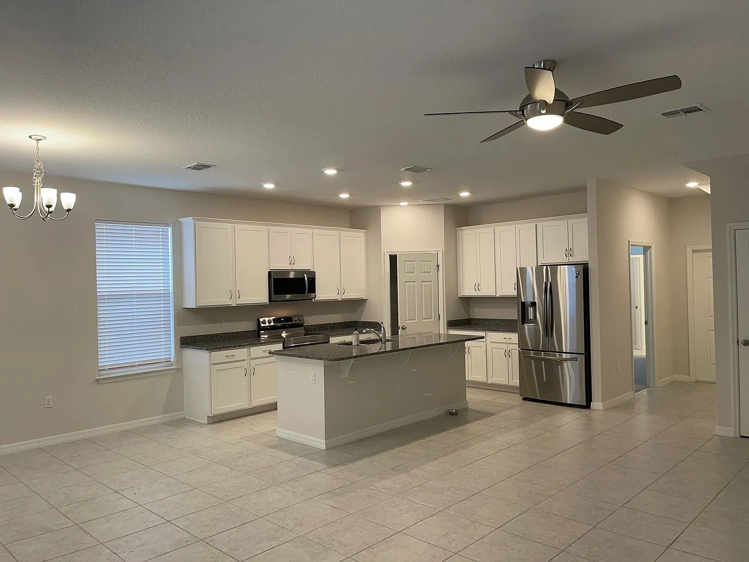 4998 Avalon Park Blvd — Photo 4
