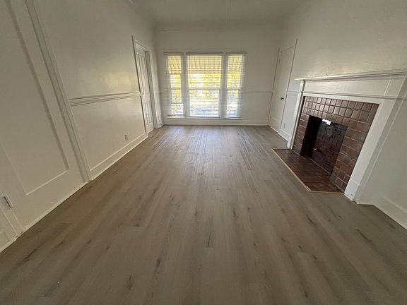 2nd image of 502 N Kenmore Ave #A
