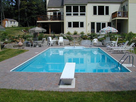 4th image of 155 Walnut Ln