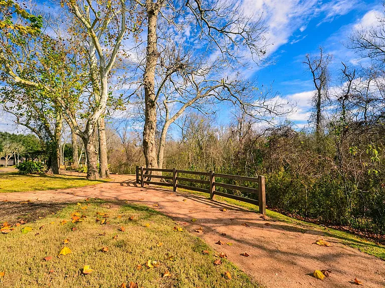 3211 Chapel Creek Way — Photo 32