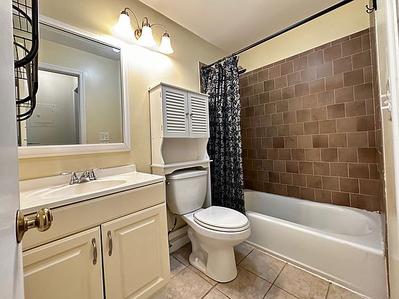 5th image of 183 Sierra Vista Ln