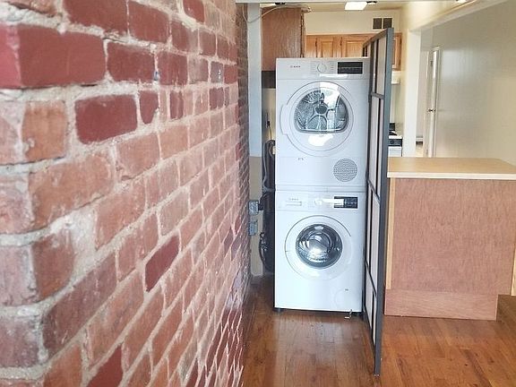 5th image of 712 Washington Ave #2A