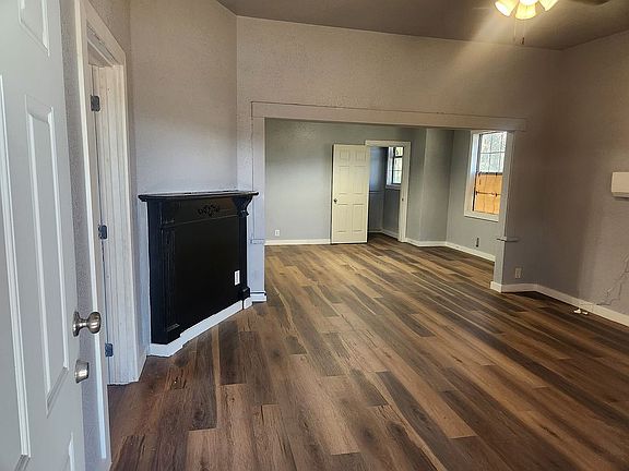 4th image of 2186 Neches St