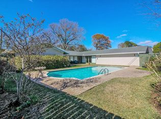 2901 Bryan Ave, Groves, TX 77619