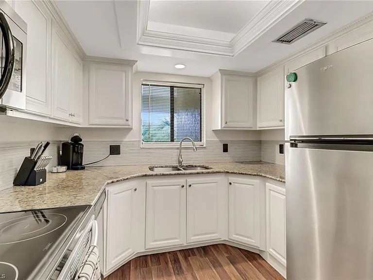 4396 Bowsprit Ct #4B — Photo 3