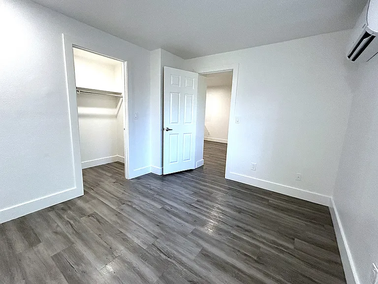 Jr. 1 bed, 1 bath